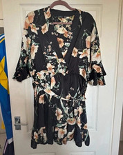 Boohoo Size 18 Black Floral V-Neck Belted Short Dress