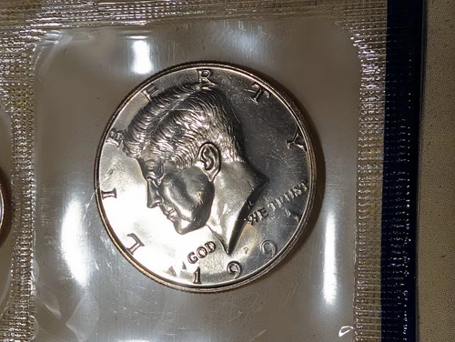 1990 91 92 94 95 P and D UNCIRCULATED  KENNEDY HALF DOLLAR 50 CENTS #873