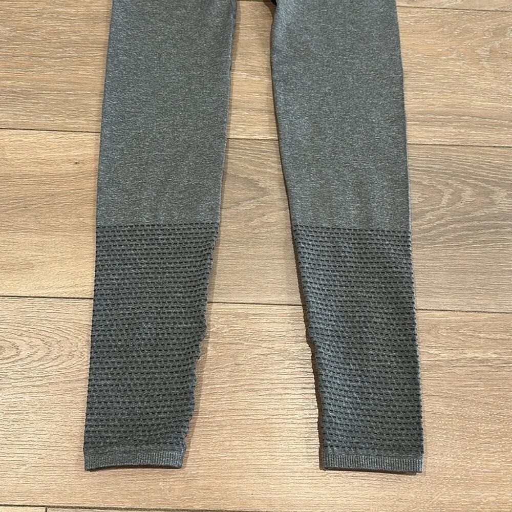 FABLETICS Gray Heather Seamless Active Workout Gy… - image 7