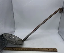 Vintage Ice Fishing Metal Skimmer Ladle Strainer Scoop Clipper 16” Unbranded