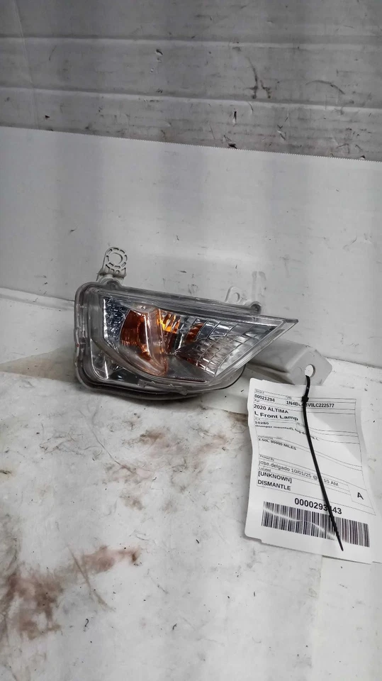 2020 Nissan Altima Left Fog Light Assembly Silver OEM 675503 90k Miles - Image 2 of 3