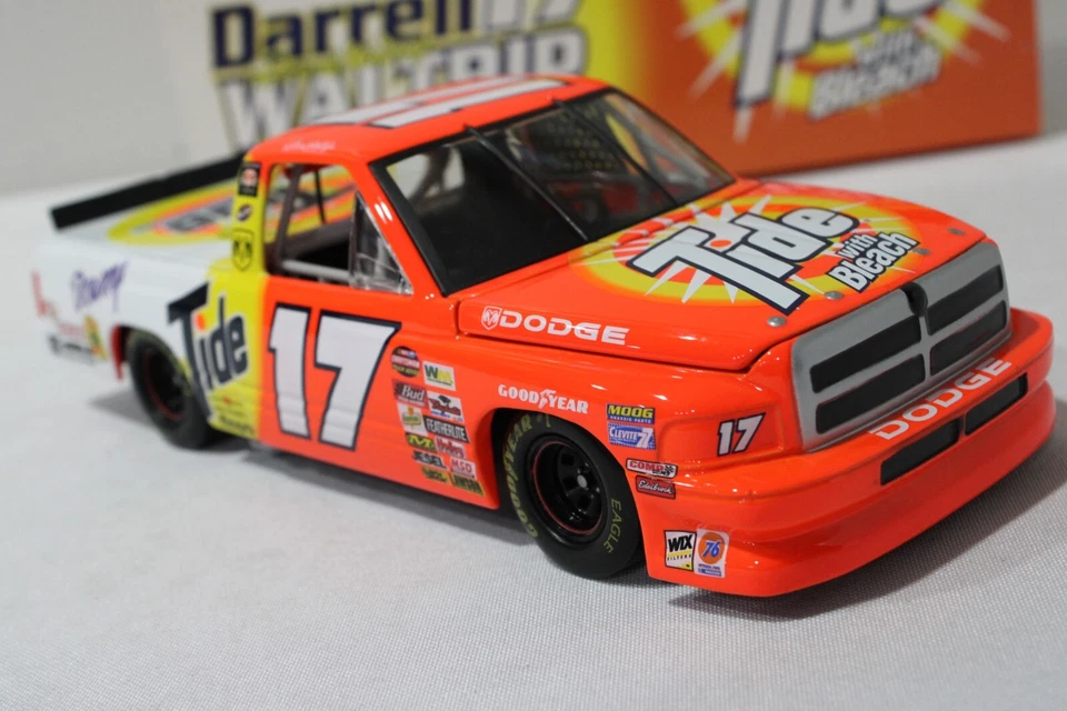DARRELL WALTRIP 2002 ACTION #17 TIDE DODGE RAM ГОНОЧНЫЙ ГРУЗОВИК /4,008 СДЕЛАНО XRARE! - Изображение 4 из 4