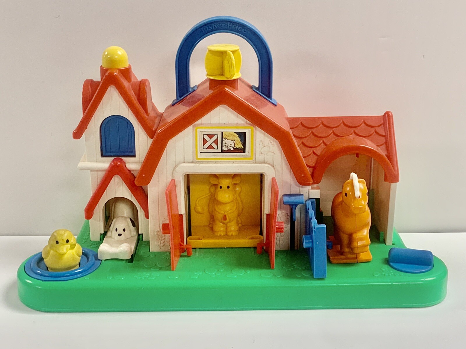 Vintage 1987 Fisher Price Farm Animal Sounds Barn Portable Activity