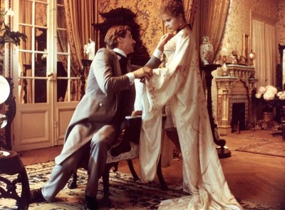 ORNELLA MUTI: 1 Foto (ca.13x18cm) (DIE NACKTE BOURGEOISIE) -B4-