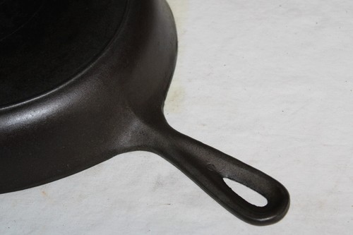 Martin Stove & Range #8 Cast Iron Skillet Hamburger Logo w/ Heat Ring - Picture 6 of 24