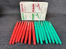 Lot of 2 Vtg 1980 Paper Mate FLAIR Pens Red Green Felt Tip Point-Guard NOS USA