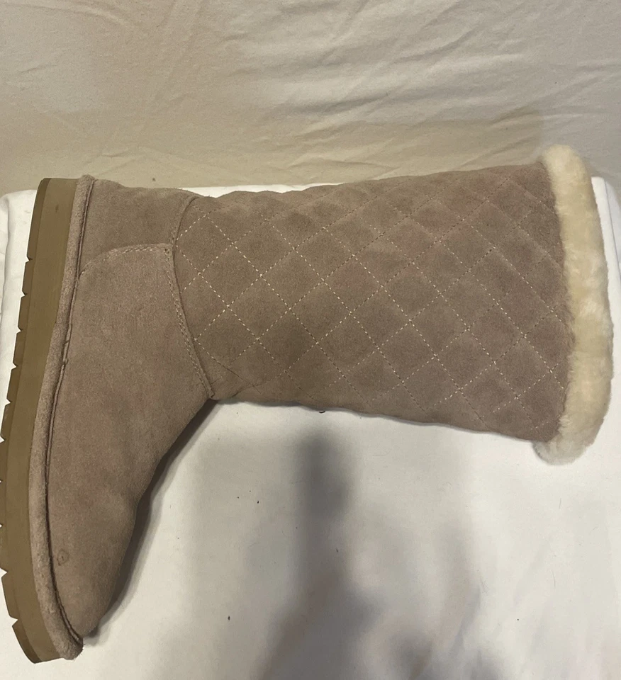 Bota acolchada para mujer Michael Kors Logo color beige arena talla: 9M ¡también se adapta a 7,5! Foto 3 de 4