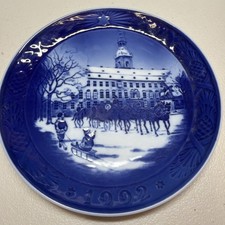 1992 Royal Copenhagen The Royal Coach Plate - Blue & White 18cm