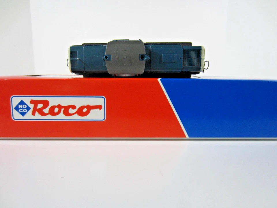 Roco 43648 Deutsche Bahn Class V 100 Diesel-Hydraulic Locomotive - Image 3 of 4