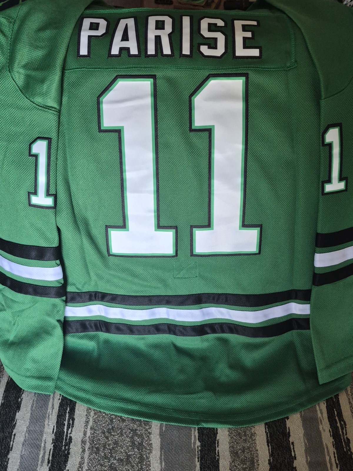 🎯UND Stitched  Zach Parise North Dakota Fighting Sioux Jersey Mens Medium🏒🥅