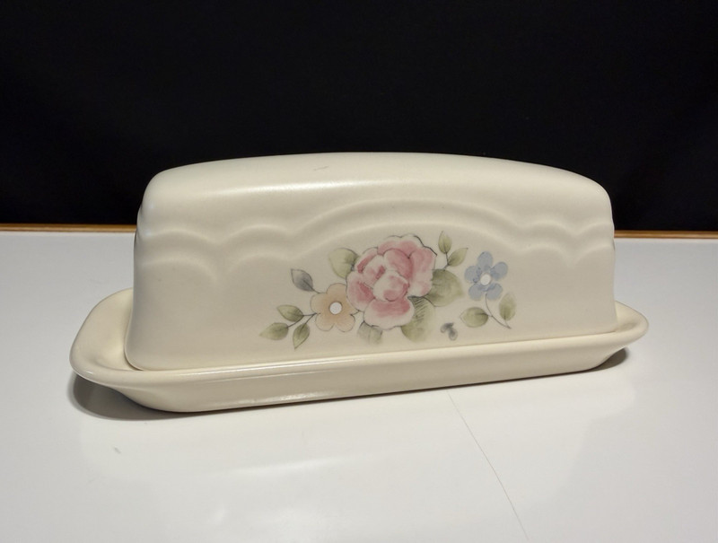 Pfaltzgraff Stoneware Floral Covered Butter Dish w/ Lid Beige Pink Blue