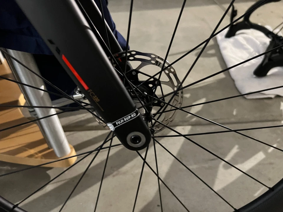 2020 富士 Supreme 1.1 重量 16.4 磅车架碳纤维叉碳纤维车轮 700c 碳纤维 — 第 4/4 张图片