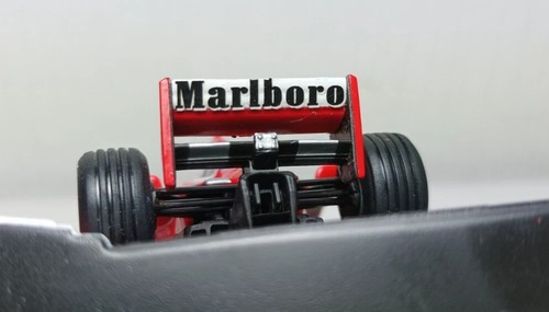 Ferrari F399 Michael Schumacher 1999 Formel1 Tabak Imola GP 1:43 - Picture 6 of 9