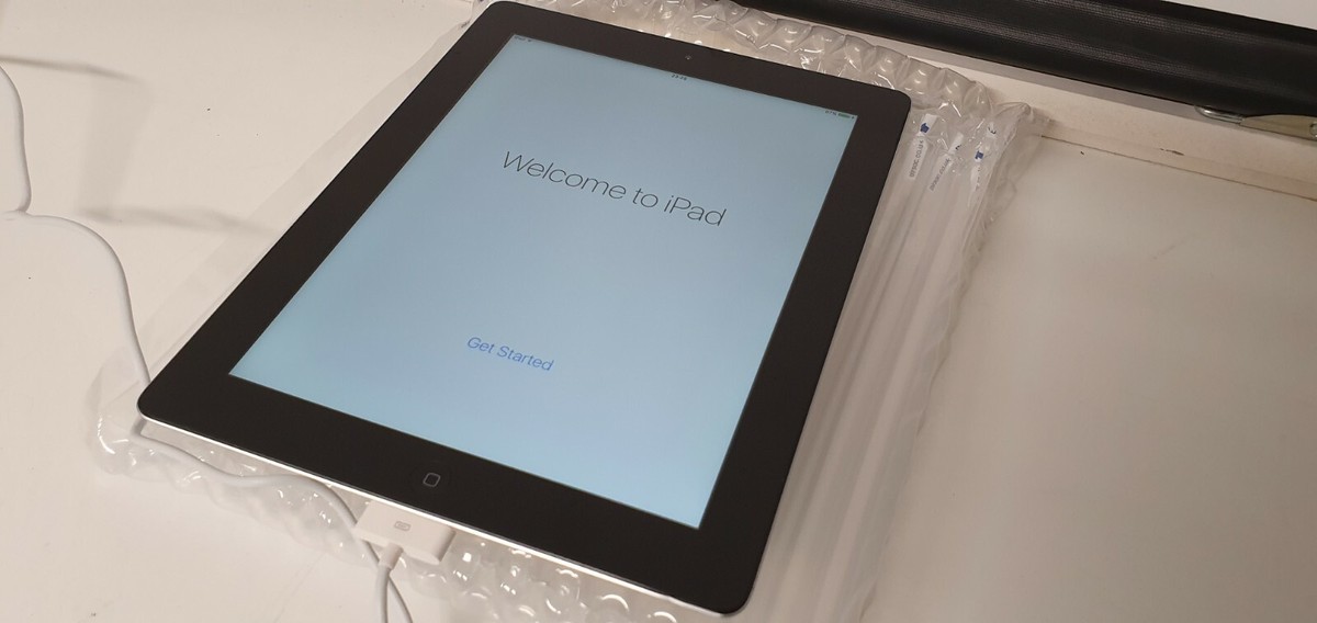 APPLE IPAD 3 3rd GEN 64GB BLACK/SILVER WIFI TABLET MC707FD/A