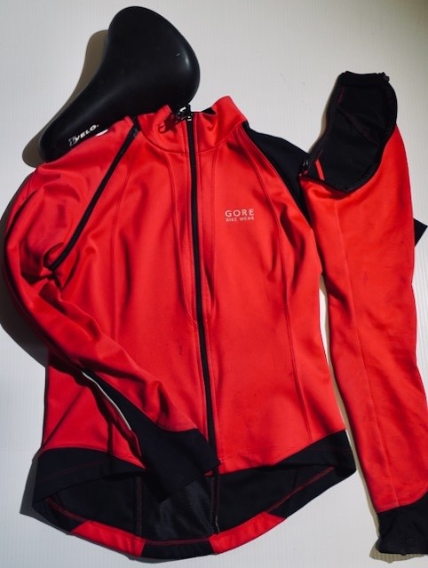 Bicycle seat  Velo  + Gore bicycle jacket S (5)