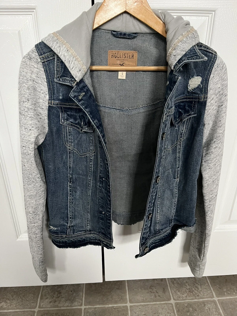 Hollister Cropped Denim Jacket | Cropped denim jacket, Cropped denim, Jean  jacket hoodie