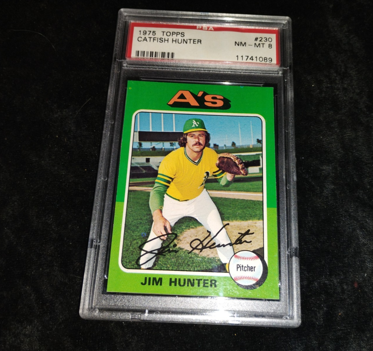 1975 TOPPS #230 JIM CATFISH HUNTER ATHLETICS HOF PSA 8