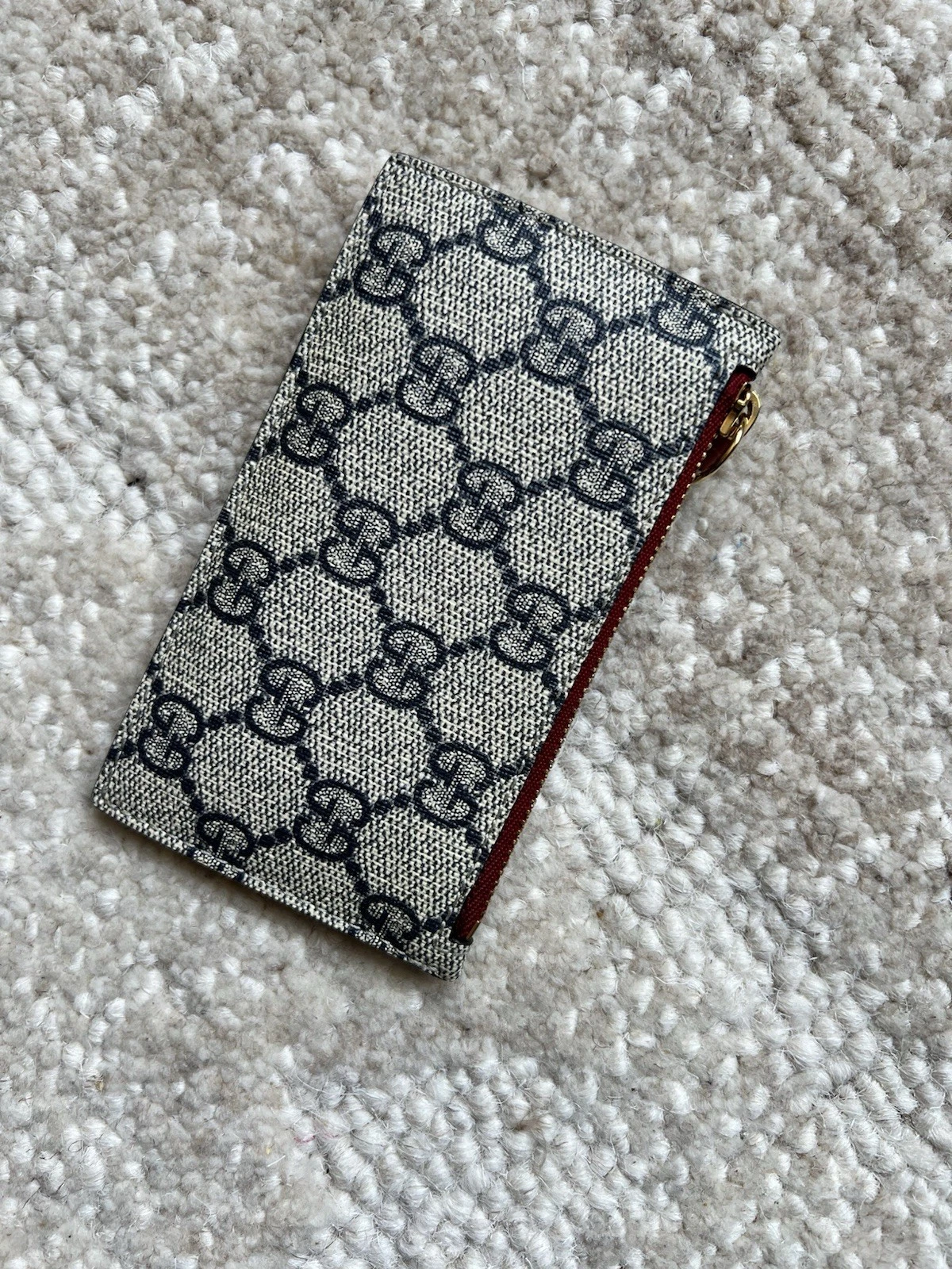 Gucci — Gucci Supreme Card Wallet Zipper