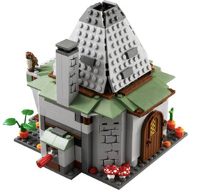 LEGO Harry Potter: Hagrid's Hut (4738) - 100% Complete w/All Minifigs & Manual