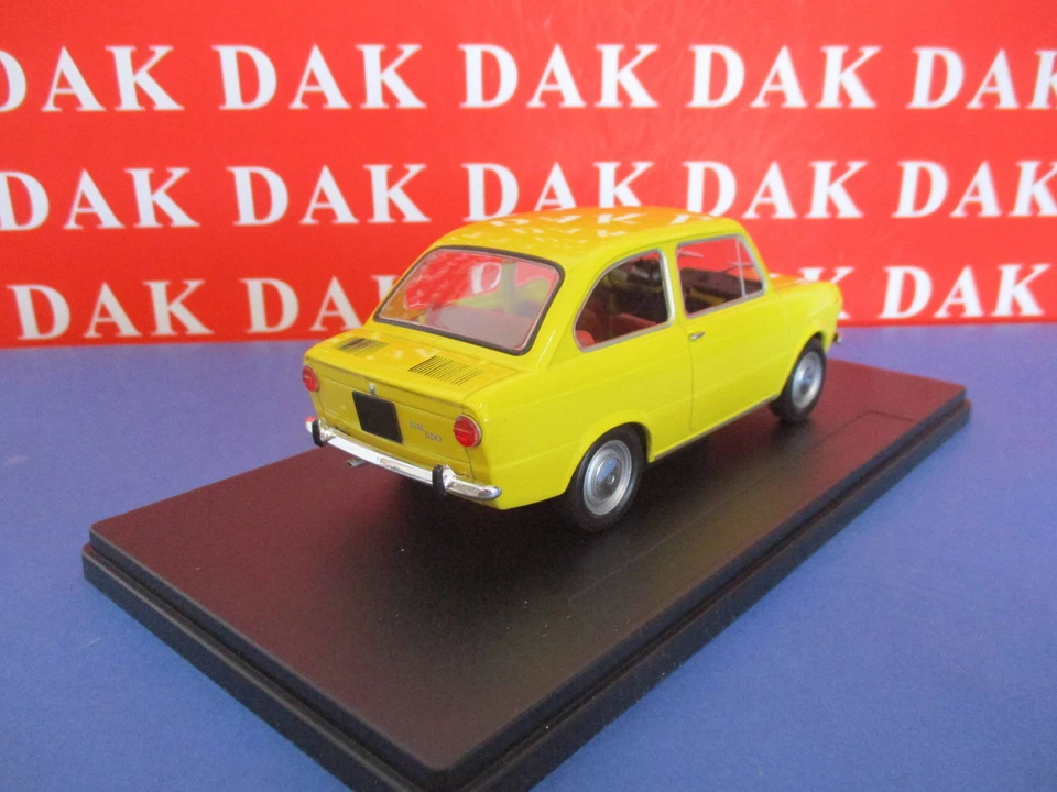 Die cast 1/24 Modellino Auto Fiat 850 Berlina Gialla 1967 - Immagine 3 di 4