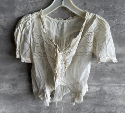 Antique 1890s Authentic Victorian White Delicate Frill Floral Lace