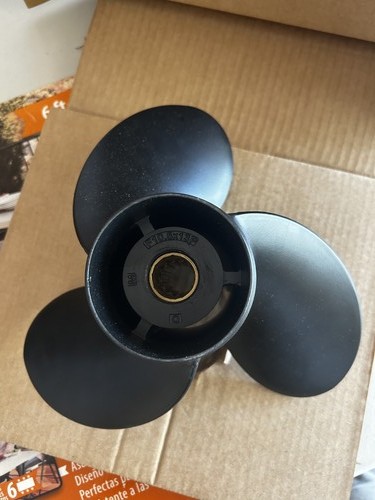 10.5" 10 1/2 x 13 Boat Propeller 13 Tooth For Mercury 25-70 HP 48-816704A45, RH - Picture 2 of 3