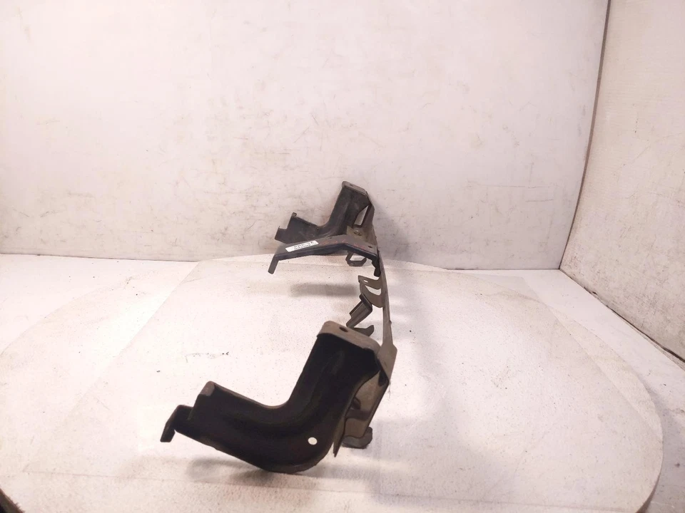 2009-2021 Nissan Frontier Upper Support Retainer Bracket 62290-Zl00b - Image 3 of 4