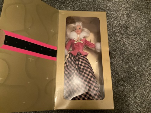 Vintage Avon Exclusive Winter Rhapsody Barbie Doll Special Edition - Picture 1 of 4