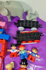 Lego Duplo Circus Lot 2000-13 Train Ringmaster Lion & Elephants Heads move Seal 