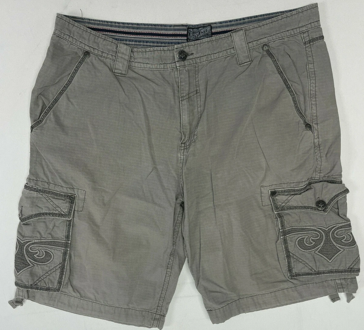 Affliction cargo deals shorts