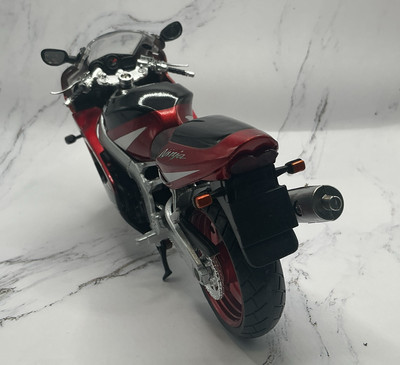 KAWASAKI ZX-9R 1:12 SCALE RED/BLACK BY NEW RAY DIE-CAST W PLASTIC