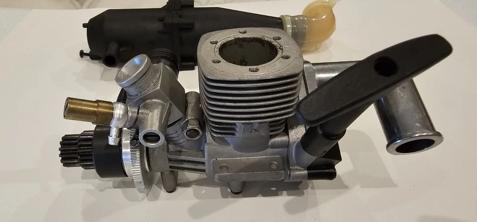 Kyosho DeAgostini 1:8 Mercedes C-Klasse DTM Verbrenner Nitro RC - Bild 2 von 4