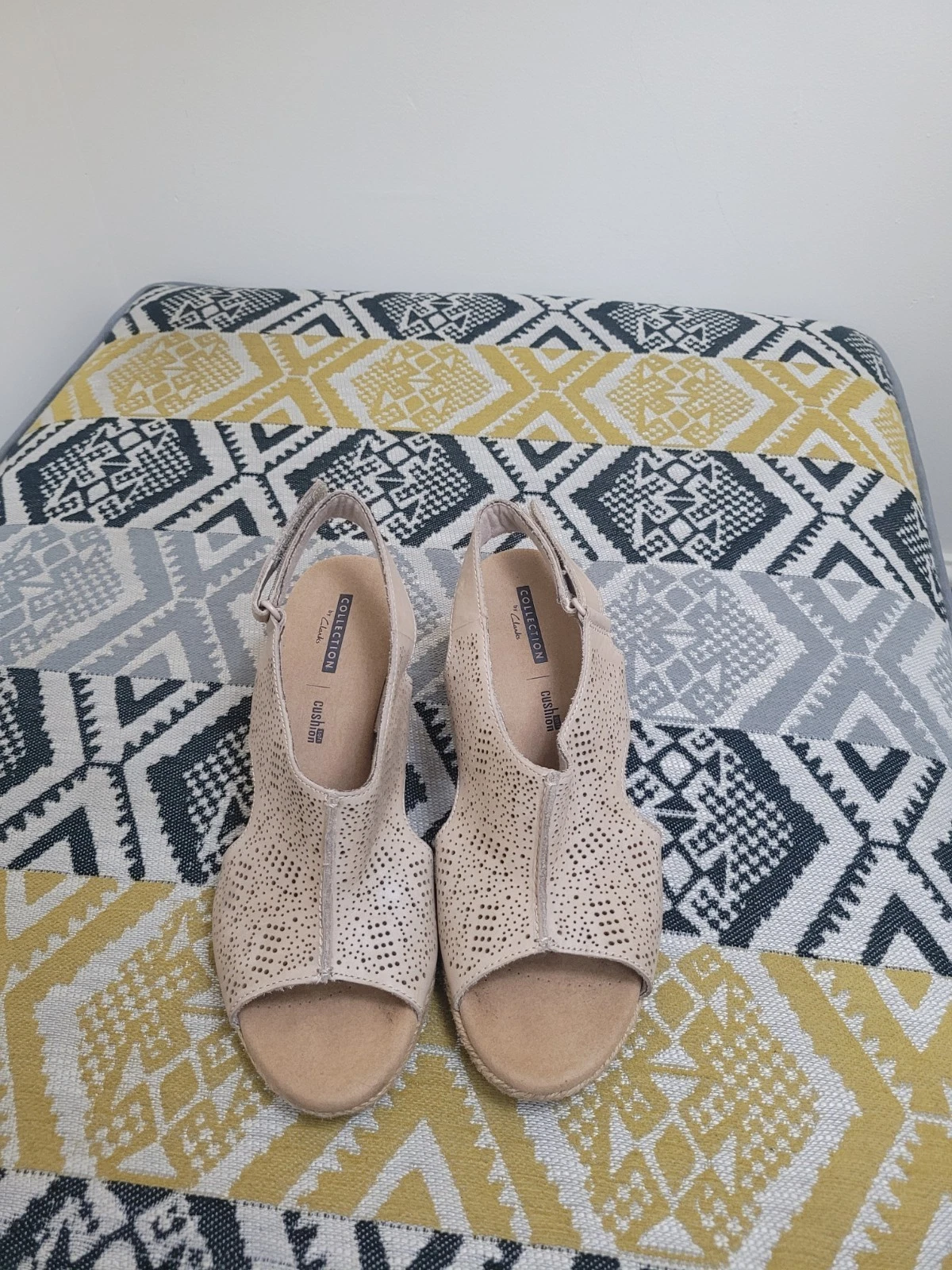 Sandali nudi Clarks Lafley Rosen morbidi ammortizzati taglio laser pelle zeppa taglia 5