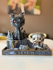 Elder Scrolls V: Skyrim Funko Pop! Alduin #58 + Dovahkin 57 mit LED Display Ständer