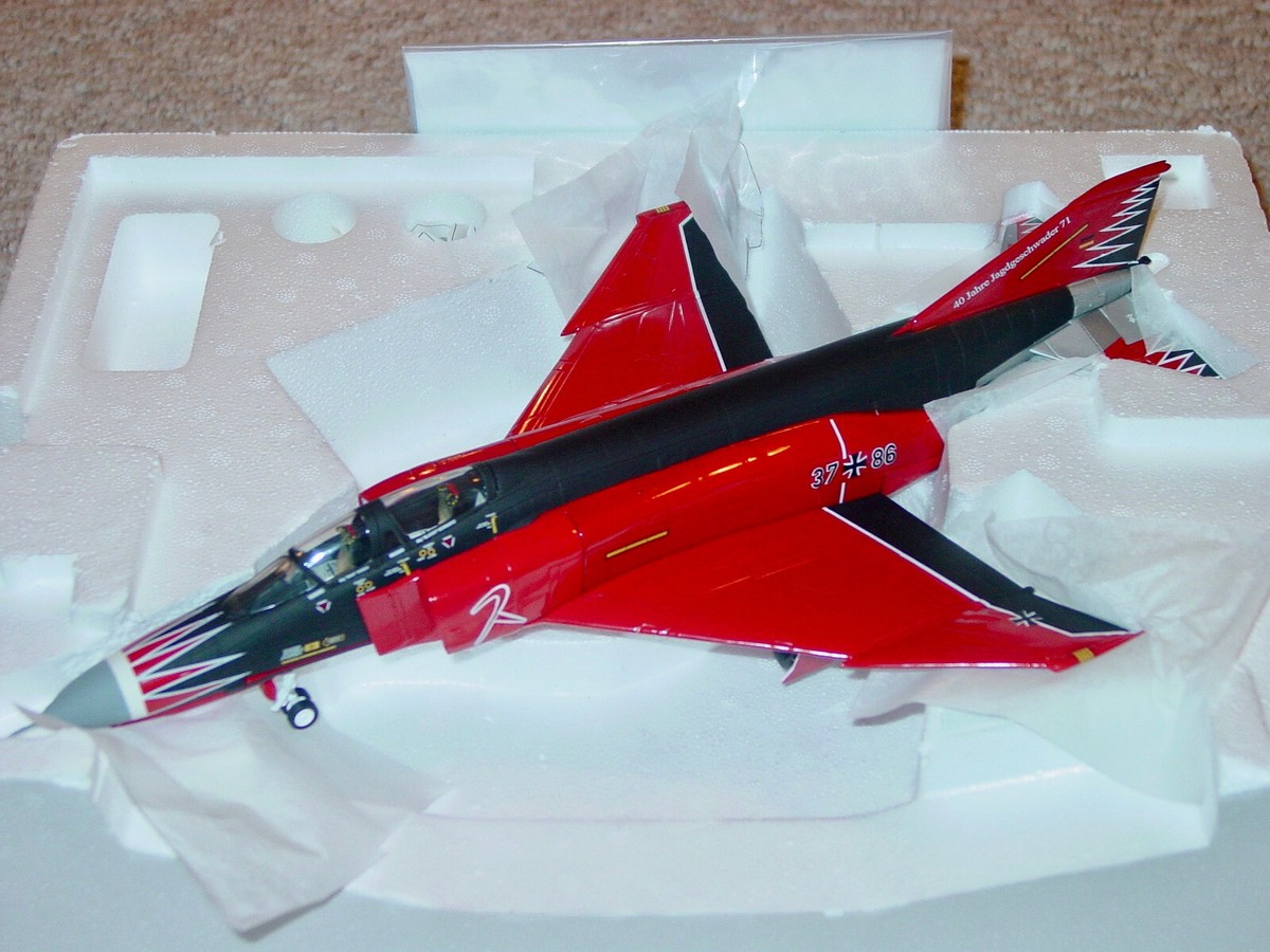 Franklin Mint Armour diecast B11B555 F-4 Phantom II