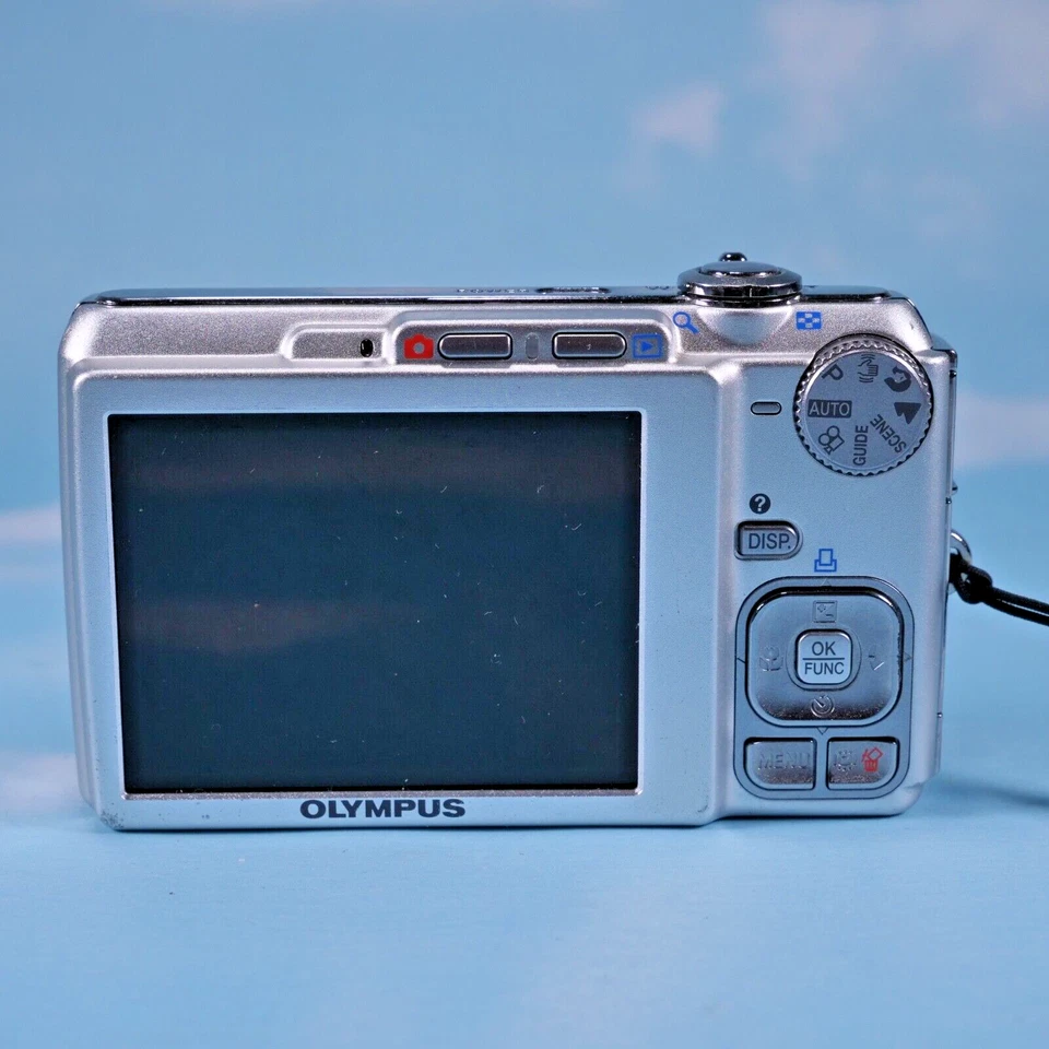 Olympus FE-340 Silver Digital Camera - For Parts/Repair (battery & charger incl) - Image 4 of 4