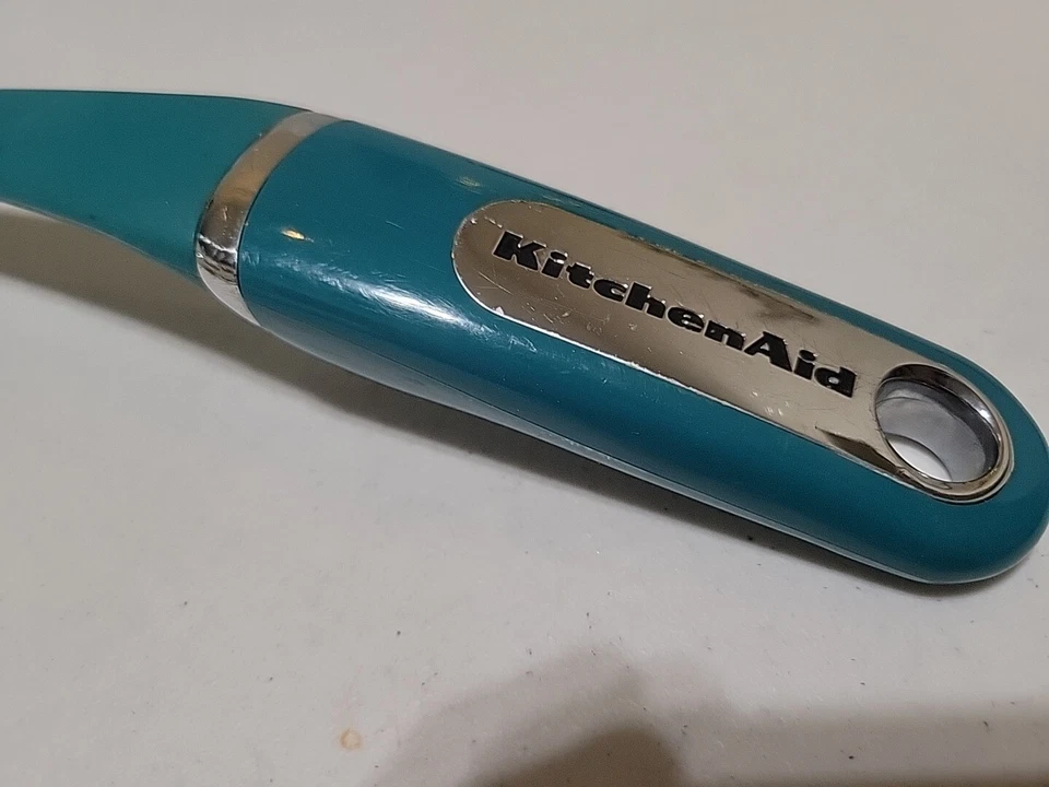 Servidor de cucharones KitchenAid grande ovalado verde azulado resistente al calor 14" Foto 2 de 4