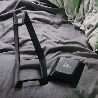 Razer Nari Essential Headset Stand Charging Base USB Optical Ports Black Used