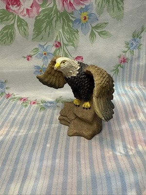 Poly Resin Land Eagle Figurine Ceramic World Inc. Brooklyn NY Bald Eagle 3 