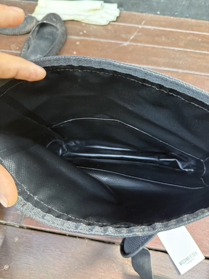 New Missing At Sea Mayday 6L Waterproof Fishing Bum Bag+ 2x death baits included - image 4 of 4