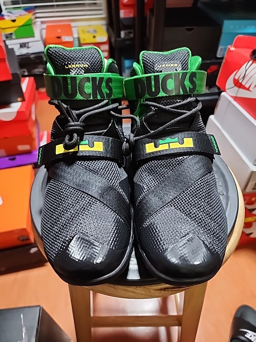Size 10.5 - Nike Zoom LeBron Soldier 9 Prm Oregon 2015 | eBay