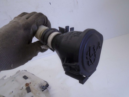 BMW 120D WASCHFLASCHE UND PUMPE 7229537 2008-2013 - Bild 7 von 9