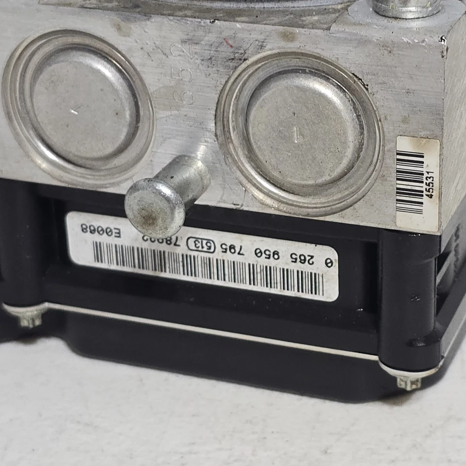 Bomba de freno antibloqueo Subaru Impreza WRX 2008-2014 ABS 27536FG010 OEM 265950795 Foto 2 de 4