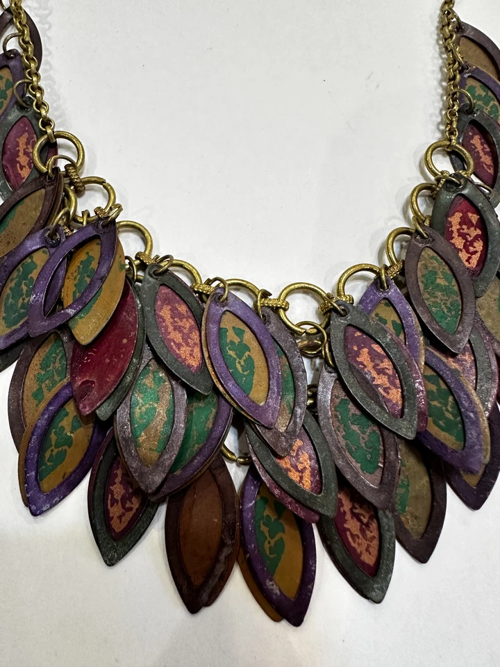 Collana Vintage Con Catena In Smalto Verde E Viola A Foglia D'Autunno - Immagine 4 di 4