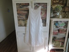 Adorable French style Full Apron White w Ruff...