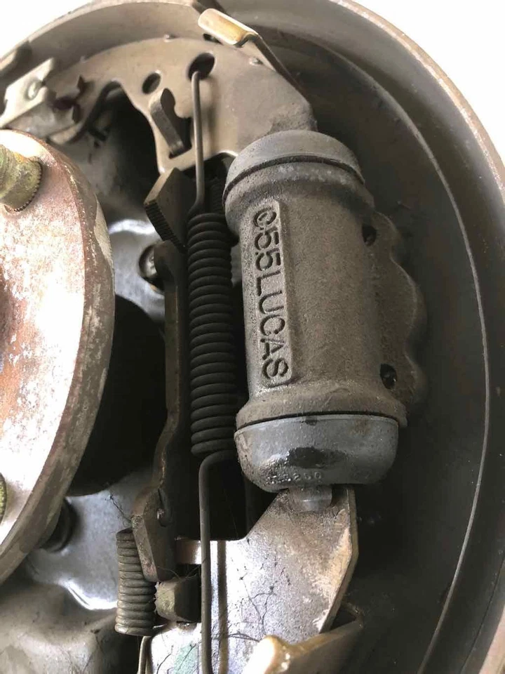 Ford Escort 2002 placa de respaldo de freno trasero con protector antipolvo izquierdo LH 2,0 L ZX2 cupé Foto 3 de 4