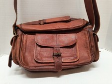 Borsa vintage in pelle tasche anteriori e laterali con fibbie, tracolla zip superiore