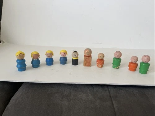 Vintage Fisher Price little people wooden -- lot of 10 assorted
