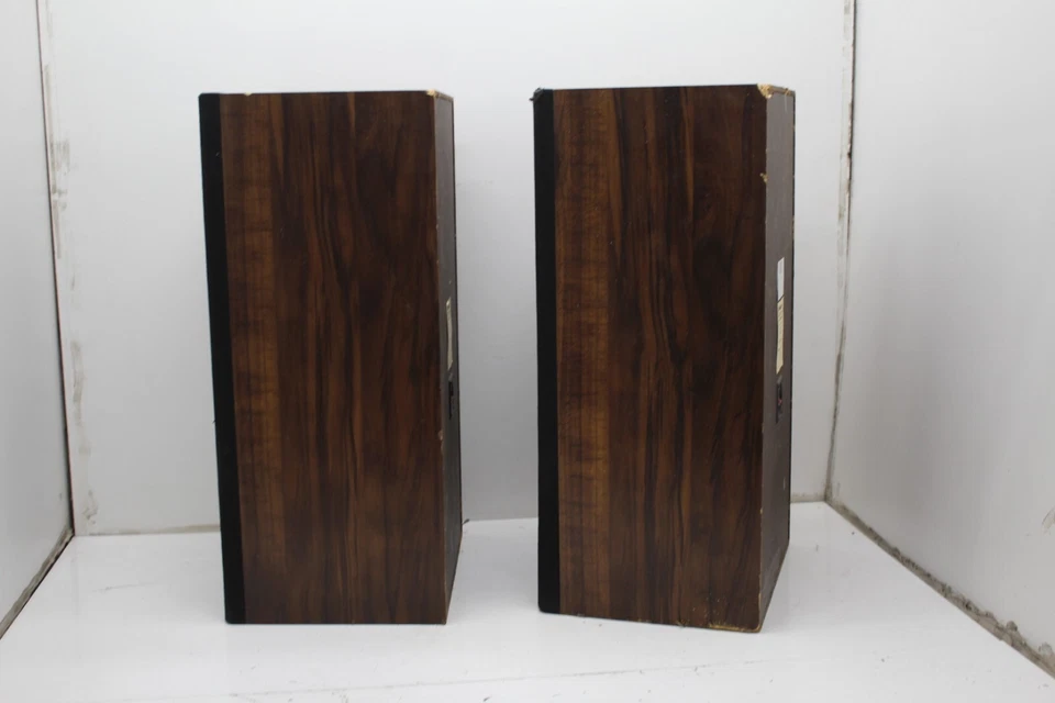 Par de altavoces de piso Sanyo SS-566 Foto 2 de 3