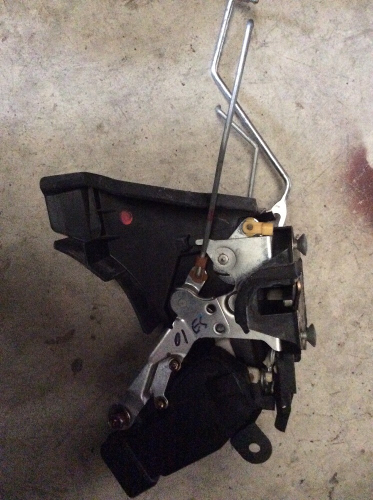 97 98 99 00 01 Lexus ES300 door LATCH actuator lock OEM RIGHT front